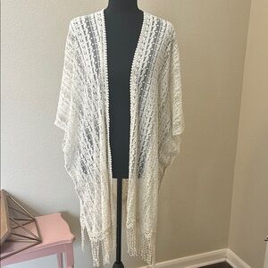 Crochet and lace Cream Lace Kimono Cardigan. Rodeo.